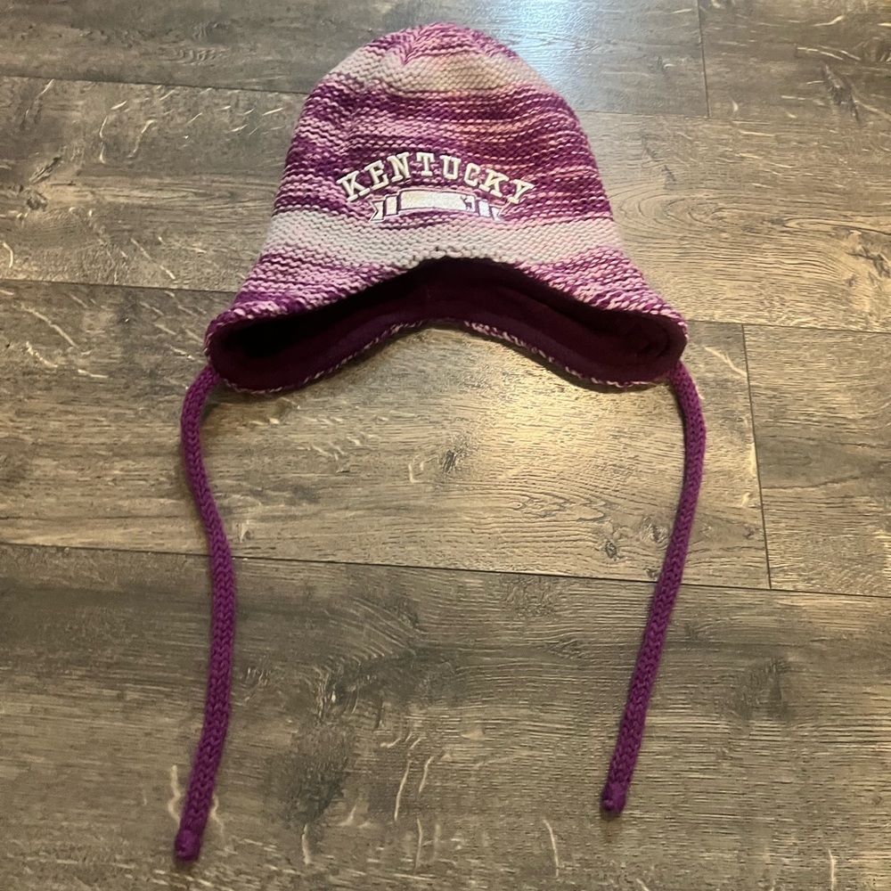 American Crown Kentucky Toboggan‎